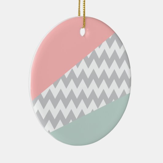 Gray Chevron Mint en Coral Keramisch Ornament (Rechts)