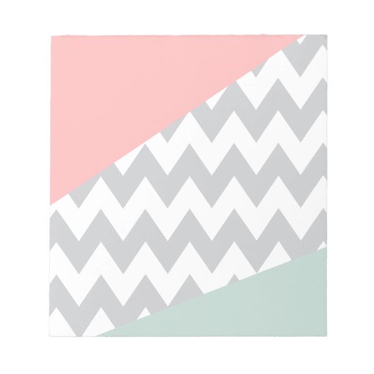 Gray Chevron Mint en Coral Notitieblok (Voorkant)