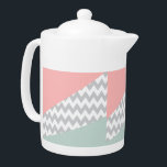 Gray Chevron Mint en Coral Theepot<br><div class="desc">Stijlvolle munt,  groen en koraal,  diagonaal,  met grijze chevron</div>