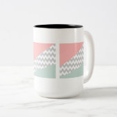 Gray Chevron Mint en Coral Tweekleurige Koffiemok (Voorkant rechts)