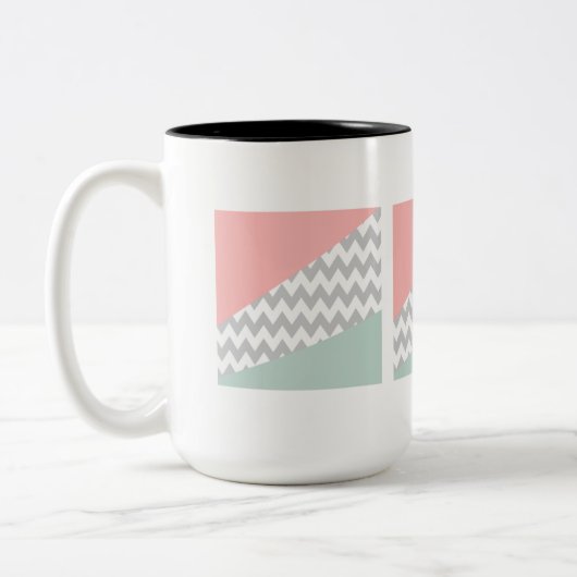 Gray Chevron Mint en Coral Tweekleurige Koffiemok (Links)