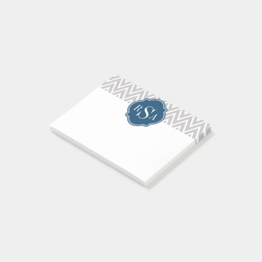 Gray Chevron Navy Monogram Initiaal Letter Post-it® Notes (Schuin)