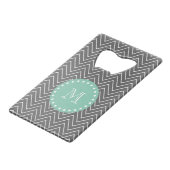 Gray Chevron Pattern Mint Green Monogram Creditkaart Flessenopener (Voorkant Gekanteld)