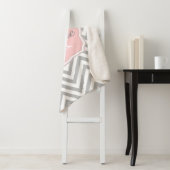 Gray Chevron Pattern Sherpa Deken (In situ)