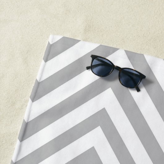 Gray Chevron Pattern Strandlaken (In situ)