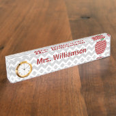 Gray Chevron Red Chevron Apple-leerbord Naambordje (Zijkant)