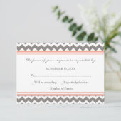 Gray Coral Chevron RSVP-bruiloft RSVP Kaartje (Staand voorkant)