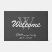 Gray Elegant Monogram Naam Cool Weddenschap Welkom Deurmat (Voorkant)