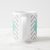 Gray en Aqua Chevron Aangepast monogram Grote Koffiekop (Achterkant)