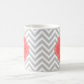 Gray en Coral Chevron Aangepast monogram Koffiemok (Center)