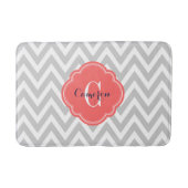 Gray en Coral Chevron Monogram Badmat (Voorkant)