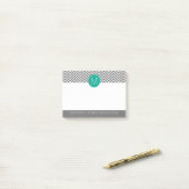 Gray en Emerald Chevrons met enkel monogram Post-it® Notes (Op bureau)