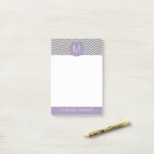 Gray en Lavendar Chevrons met Custom Monogram Post-it® Notes (Op bureau)