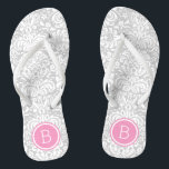 Gray en Roze Floral Damask Monogram Teenslippers<br><div class="desc">Aangepast gedrukte flip flop sandalen met een stijlvol elegant floral damask patroon en uw aangepaste monogram of andere tekst in een cirkelvormig lijst. Klik aanpassen het om tekstdoopvonten en kleuren te veranderen of uw eigen afbeeldingen toe te voegen om unieke één van een soortontwerp te creëer!</div>