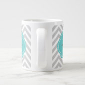 Gray en Turquoise Chevron Aangepast monogram Grote Koffiekop (Achterkant)