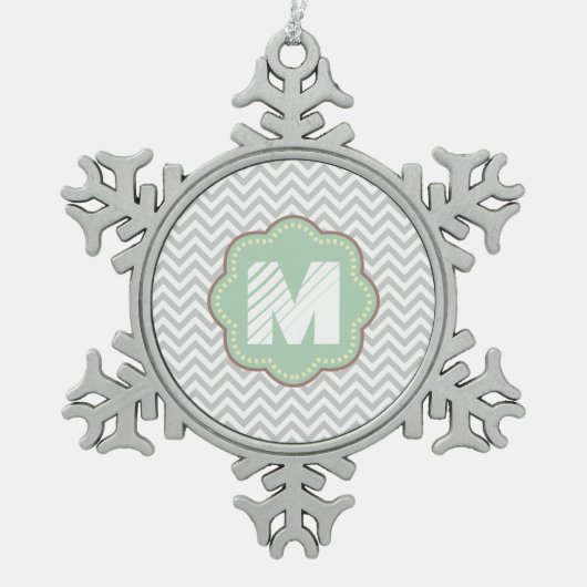 Gray en White Chevron Tin Sneeuwvlok Ornament (Voorkant)