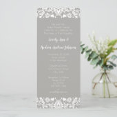 Gray en White Lace Floral Damask Wedding Kaart (Staand voorkant)