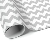 Gray en White Medium Chevron Wrapping Paper Cadeaupapier (Rol Hoek)