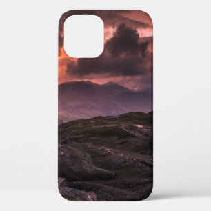 GRAY EN ZWARTE MOUNTAINEN ONDER CLOUDY SKY TIJDENS Case-Mate iPhone CASE