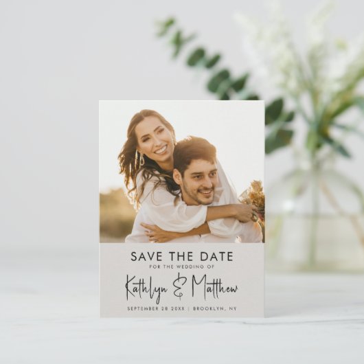 Gray Fun Script Modern Photo Minimalist Wedding Sa Aankondigingskaart (Staand voorkant)