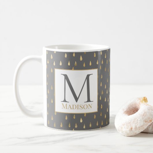 Gray Gold Raindrop Modern Trendy Monogram Koffiemok (Met donut)