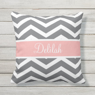 Gray Gray Peach Chevron Aangepaste naam Buitenkussen