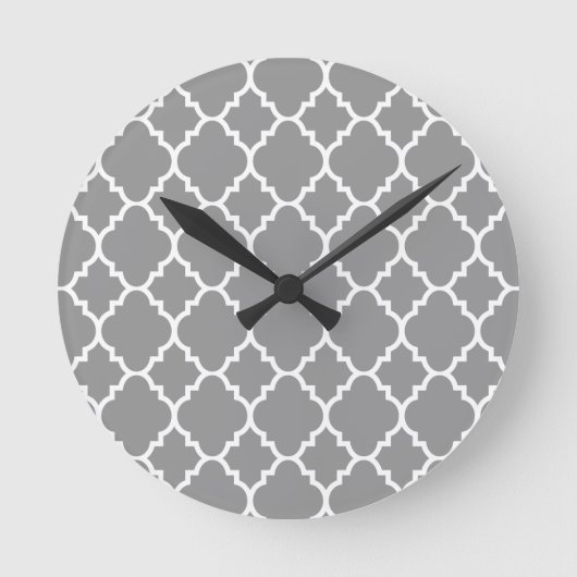 Gray Grey White Quatrefoil Moroccan Pattern Ronde Klok (Voorkant)
