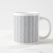 Gray Hand Drawn Chevron Pattern Grote Koffiekop (Rechts)