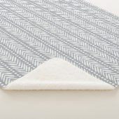 Gray Hand Drawn Chevron Pattern Sherpa Deken (3/4)