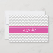 Gray Hot Pink Chevron RSVP Weddenkaart (Achterkant)