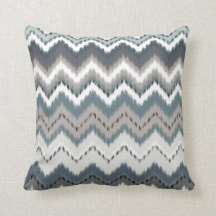 Gray Ikat Chevron Kussen