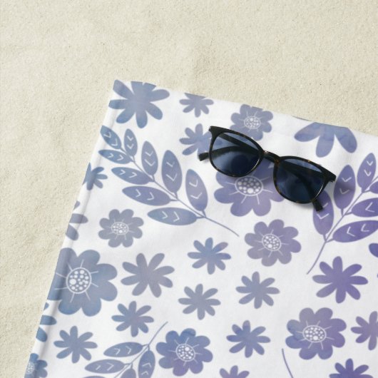 Gray & Lavender Floral Pattern Strandlaken (In situ)