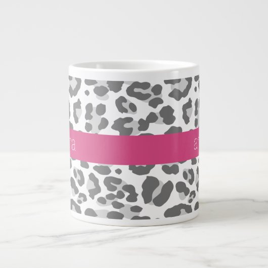 Gray Leopard Print Pattern met Roze naam Grote Koffiekop (Voorkant)