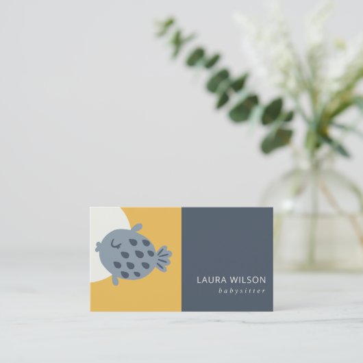 GRAY NAVY OCHRE CUTE SANDI LITTLE FISH BABYSITTER VISITEKAARTJE (Staand voorkant)