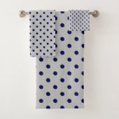 Gray Navy Polka Dot Bad Handdoek (Insitu)
