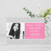 Gray Pink Chevron Sweet 16 Birthday Foto Kaart (Staand voorkant)