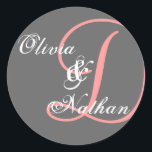 GRAY & PINK Wedding Monogram Sticker<br><div class="desc">Deze sticker kan worden gebruikt als envelopzegel voor je trouwuitnodigingen of voor je huwelijksgunsten. U kunt alle tekst en kleuren aanpassen door de gebieden van de sjabloon in te vullen en op de aanpassingsknoop te klikken.</div>