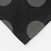 Gray polka-punten op zwart fleece deken (Hoek)