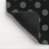 Gray polka-punten op zwart muismat (Hoek)