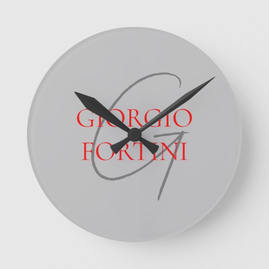 Gray Red Jouw naam Initiaal Monogram Modern Ronde Klok (Voorkant)