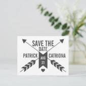 GRAY RETRO ARROWS AND HEART SAVE THE DATE BRIEFKAA AANKONDIGINGSKAART (Staand voorkant)