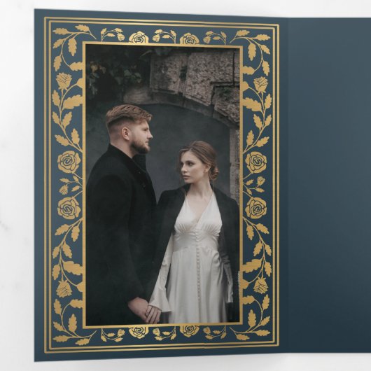 Gray Royal Medieval Sword Wedding Drieluik Uitnodiging (Binnenzijde eerst)