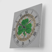Gray Shamrock & Celtic Knots Roman Numeral Clock Vierkante Klok (Hoek)