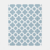 Gray Slate Blue White Ikat Quatrefoil Patroon Fleece Deken (Voorkant)