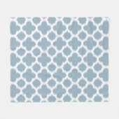 Gray Slate Blue White Ikat Quatrefoil Patroon Fleece Deken (Voorkant (Horizontaal))