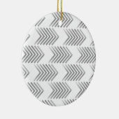 Gray Tribal Arrow Patroon Keramisch Ornament (Rechts)