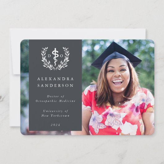 Gray+White Doctor in de osteopathische geneeskunde Aankondiging (Voorkant)