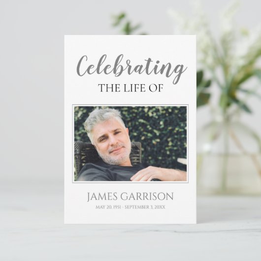 Gray White Elegant Funeral Prayer Card met foto Informatiekaartje (Staand voorkant)