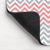 Gray, White en Coral Chevron Muismat (Hoek)