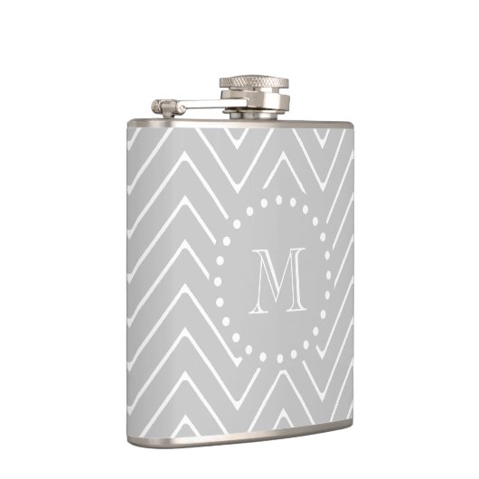 Gray & White Modern Chevron Aangepast monogram Heupfles (Rechts)